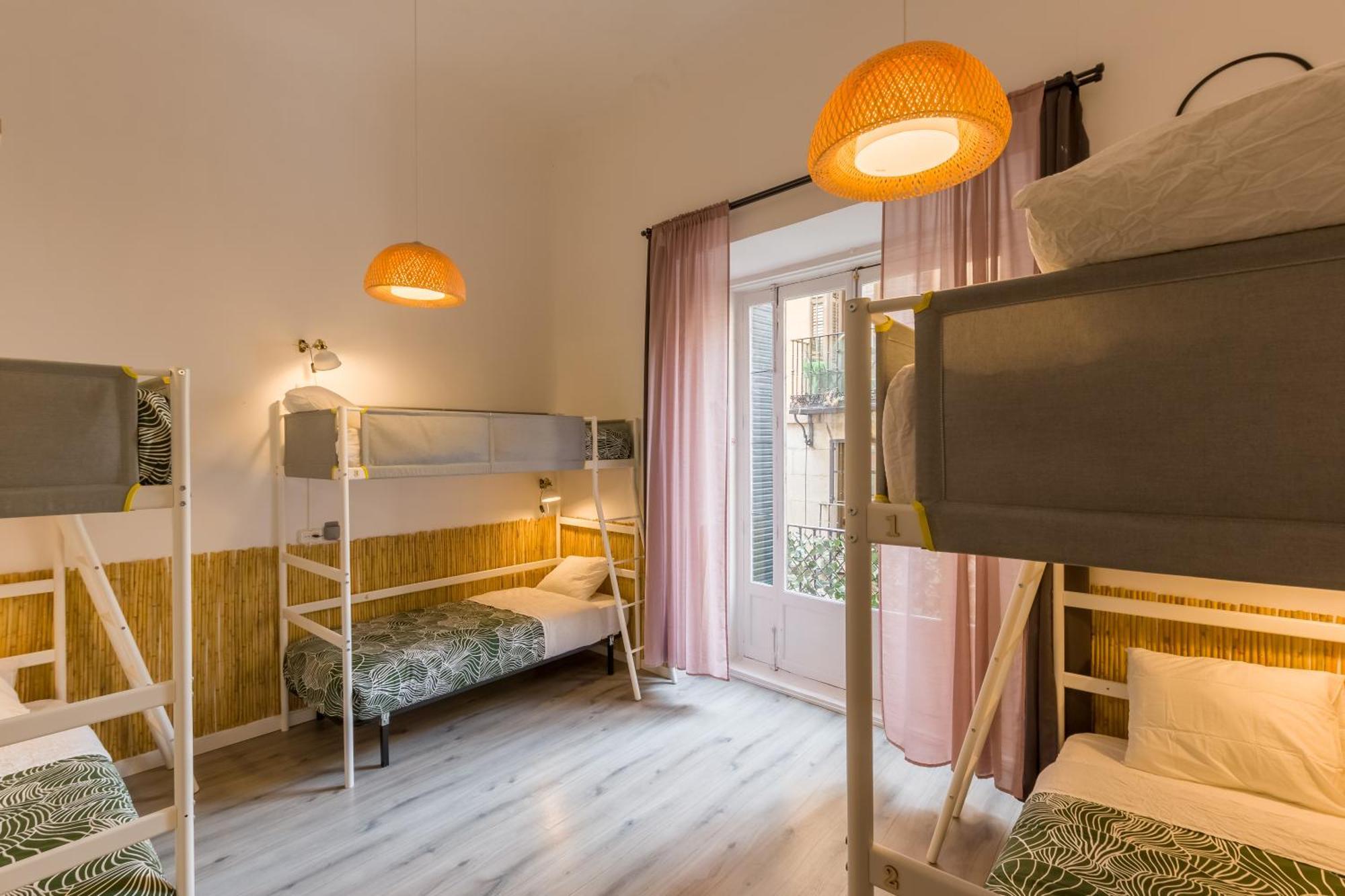 Social - Coliving & Coworking - Madrid 호스텔 객실 사진